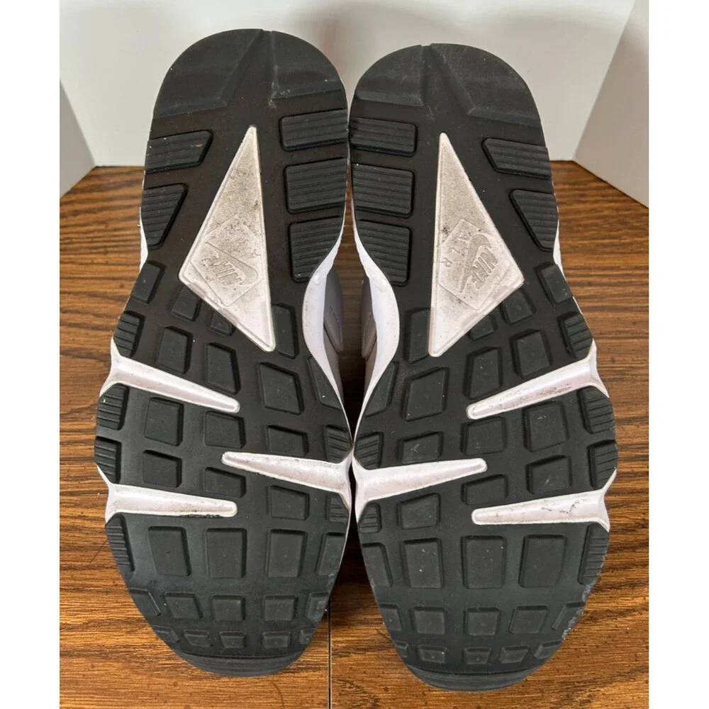 Nike Air Huarache DD1068-005 Men's Sz 10 Gray Athletic Shoes Good Condition - Picture 7 of 8
